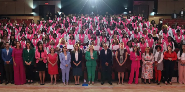 Mujeres SUPEREmprendedoras” de Supérate ya ha graduado a 964 mujeres; el proyecto integró a 1,500