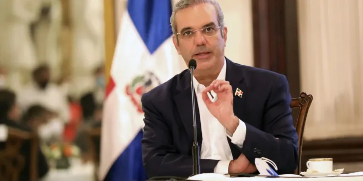 Presidente Luis Abinader reafirma compromiso con la seguridad y soberanía de la República Dominicana en entrevista con BBC HARDtak