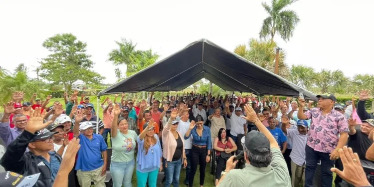 Diputado Jorge Cavoli juramenta equipo de campaña en Cabrera