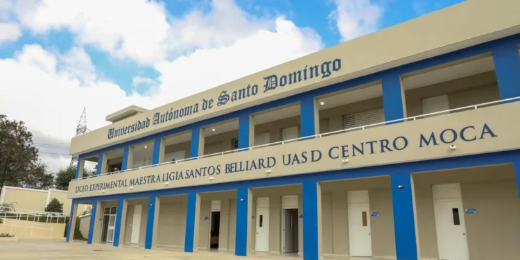 Abinader inaugura carretera Moca-Jamao- Sabaneta de Yásica y liceo experimental UASD en Moca