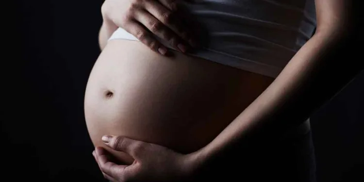 Descienden cifras de embarazo en la adolescencia en República Dominicana