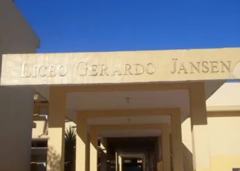 Dictan arresto domiciliario contra estudiante que cortó la cara a otra en escuela de Higüey
