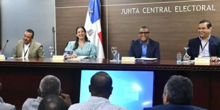 Comienza la coordinación entre JCE y los partidos para las elecciones de mayo