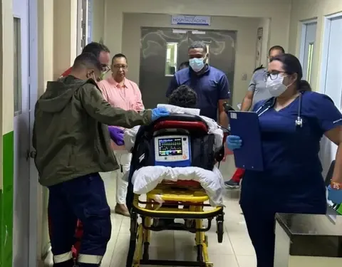 Llevan a Boston menor quemado en carnaval de Salcedo