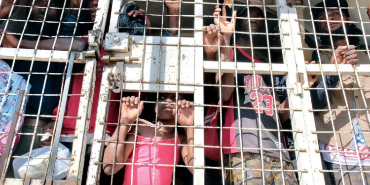 Migración dice que seguirá repatriando haitianos ilegales