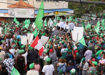 Leonel recibe importante respaldo en la ciudad de San Cristóbal