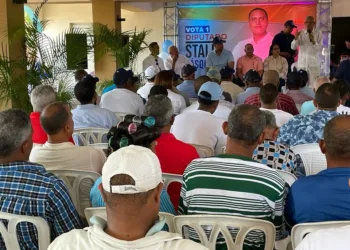 Stalin Vásquez recibe apoyo de colectivo de empresas del transporte de Nagua