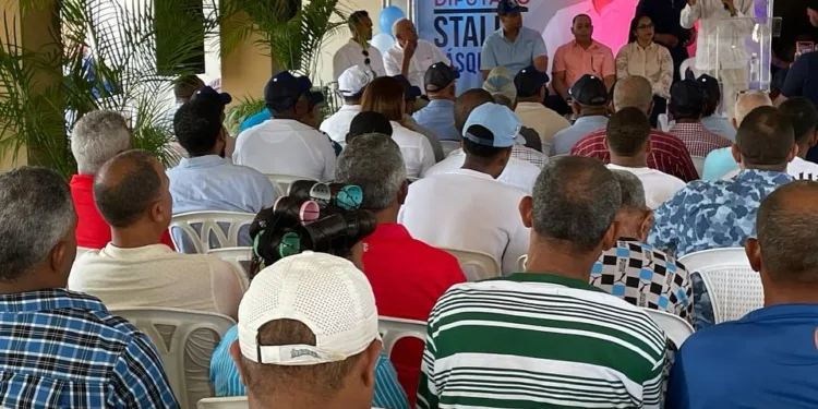 Stalin Vásquez recibe apoyo de colectivo de empresas del transporte de Nagua