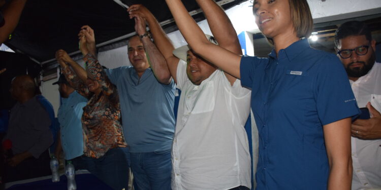 Se desploma la Fuerza del Pueblo en Payita; Alexis Victoria juramenta principales dirigentes en el PRM