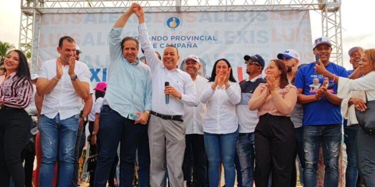 Reelecto alcalde de Las Gordas y dirigentes del PLD se juramentan en el PRM