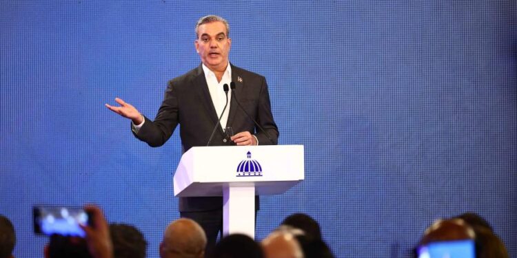 «El cambio llegó a la oposición», la reacción de Abinader al encuentro de Leonel con la prensa