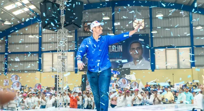 Stalin Vásquez cierra su campaña a diputado en María Trinidad Sánchez