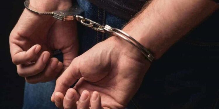 Apresan a empleado de estación de combustible por estafa de un millón de pesos
