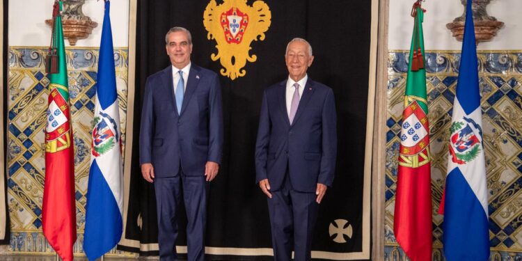 Presidente de Portugal define a Abinader como un gran líder AL