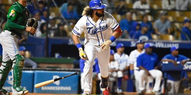 Colombiano Jorge Alfaro tendrá oportunidad de regresar con Licey