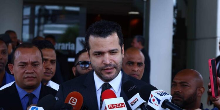 Fuerza del Pueblo enfrenta escenario complicado en el DN a dos semanas de las elecciones