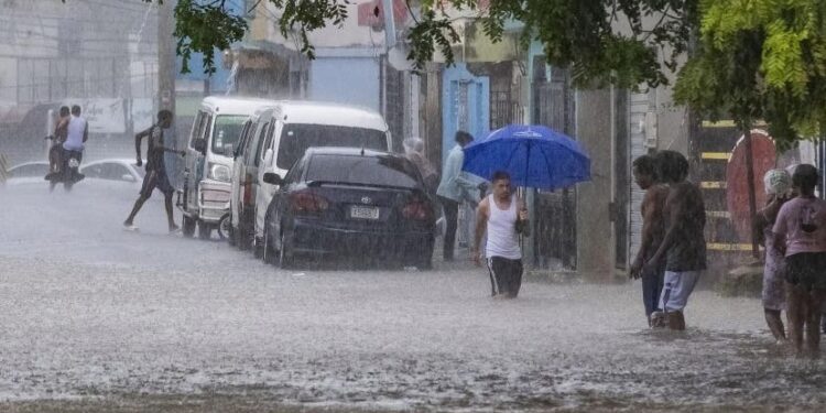 COE eleva alertas a 28 provincias por lluvias
