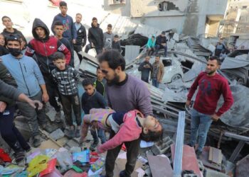 Ataques israelíes a franja de Gaza dejan 283 muertos y 814 heridos