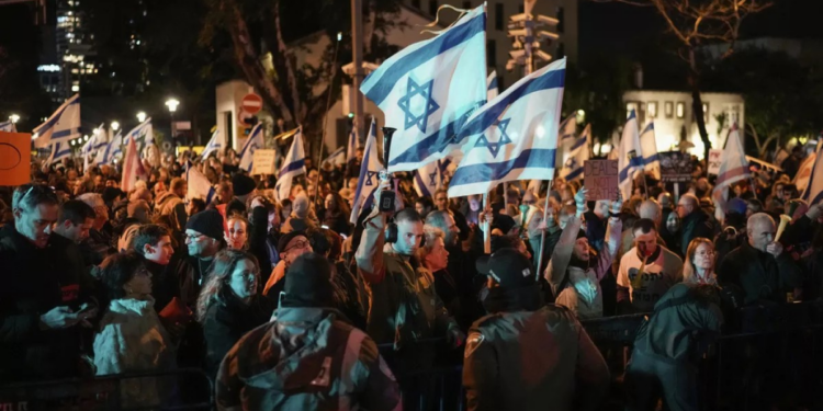 Israel celebra la mayor protesta contra el gobierno de Netanyahu