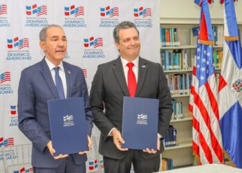 Instituto Cultural Domínico Americano y el MESCYT otorgan 1,000 becas para estudiar inglés