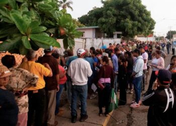 Gobiernos piden transparencia en el conteo de votos en Venezuela