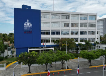 Gobierno llama a empresas de RD a flexibilizar horarios en provincias en alerta