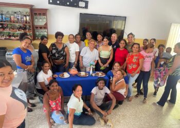Alcaldía de El Factor impulsa el empoderamiento femenino a través de cursos de capacitación