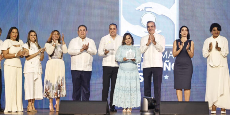 SNS premia el desempeño de hospitales y centros diagnósticos