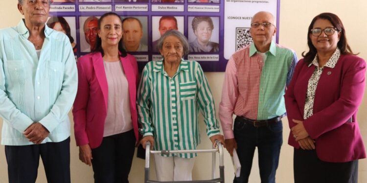 Autoridades de la UASD-Nagua desvelizan galería fotográfica del Comité Gestor del centro