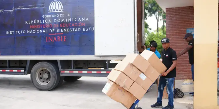 INABIE informa entregó a tiempo más de 1.8 millones de kits de utilería escolar