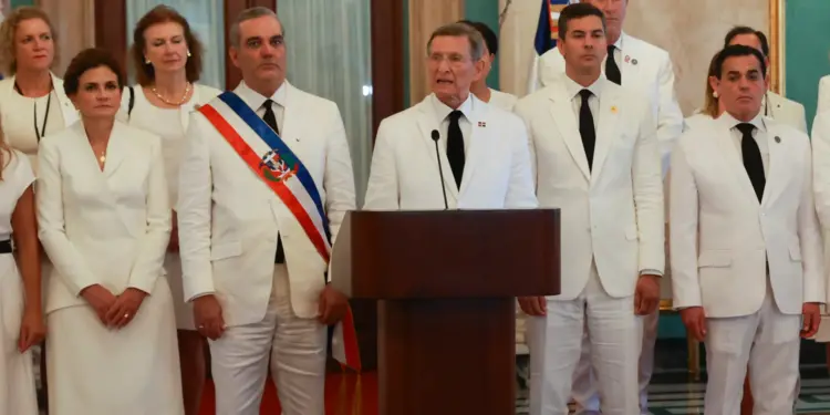 Abinader exige la publicación de todas las actas electorales en Venezuela
