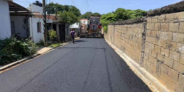 Oro negro se derrama en Nagua; 5 de 25 sectores ya se encuentran asfaltados