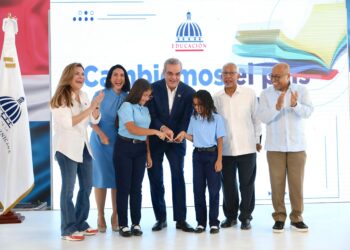 Abinader llama a sectores de la sociedad a trabajar en un Pacto por la Calidad de la Educación