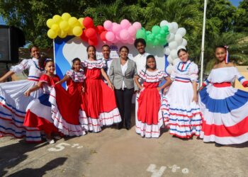 Autoridades inician en Nagua el año escolar; invitan a integrarse  al proceso enseñanza-aprendizaje