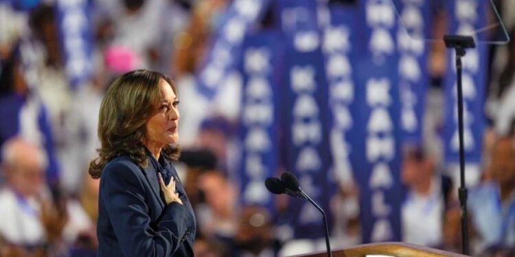 Kamala Harris aventaja a Trump con 2 puntos porcentuales