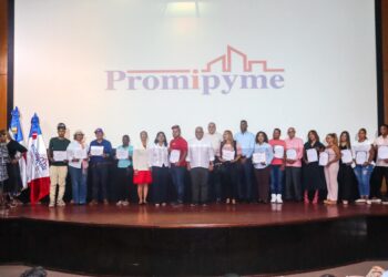Promipyme otorga en Nagua RD$48 millones en préstamos, priorizando el apoyo a mujeres