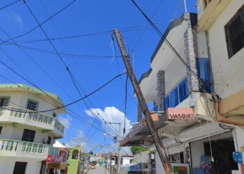 #DenunciaCiudadana: Moradores de San José de Villa en Nagua temen poste cause tragedia
