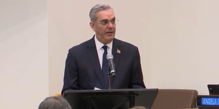 Presidente Abinader afirma gobierno invierte de manera sostenida en educación