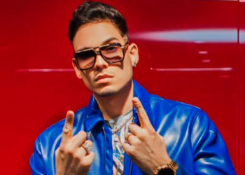 Ángelo Perrone agradecido por la nominación en los Glamour Music Awards.