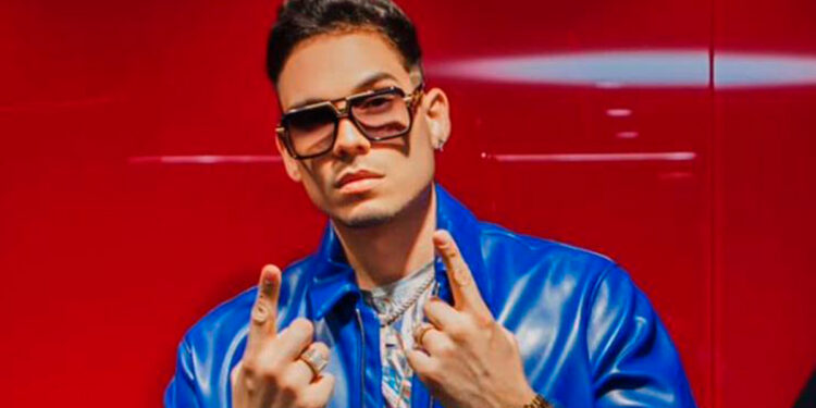 Ángelo Perrone agradecido por la nominación en los Glamour Music Awards.