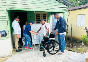 La Alcaldía de El Factor y Plan Social entregan ayuda prometida a familias afectadas en Jovito de El Papayo