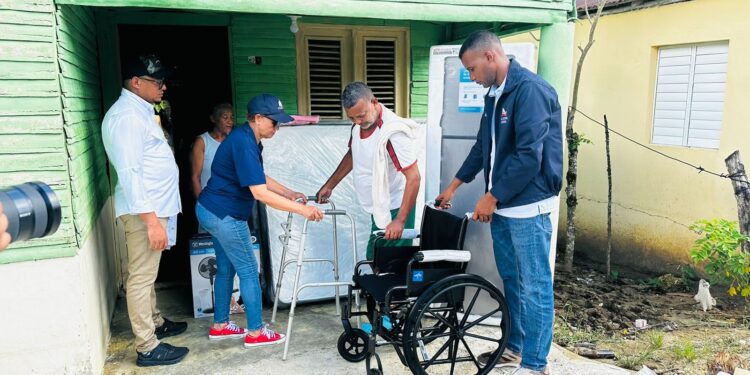 La Alcaldía de El Factor y Plan Social entregan ayuda prometida a familias afectadas en Jovito de El Papayo