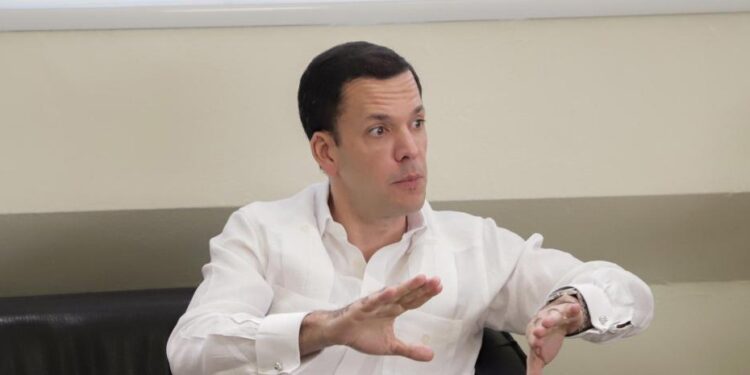 Hugo Beras y seis más  detenidos con relación al caso Intrant