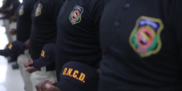 Investigan robo hecho por individuos con uniformes de DNCD; el segundo registrado en menos de un mes