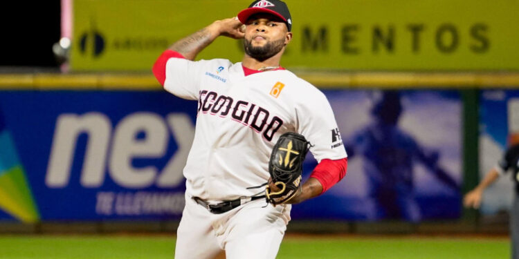 Leones superan a Gigantes con buena salida de Colomé