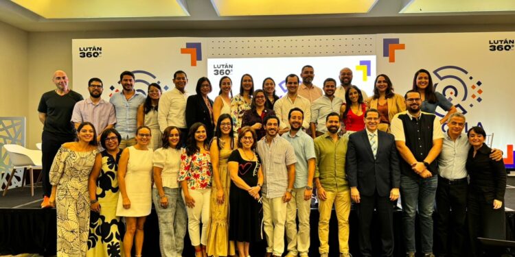 Especialistas se lanzan a educar y mejorar la salud visual de la población dominicana