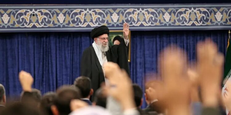 El líder supremo de Irán culpa a EEUU y a “algunos países europeos” de la escalada de tensión en Oriente Medio
