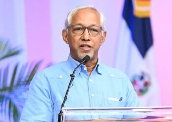 Ministro de Educación felicita al presidente electo de la ADP