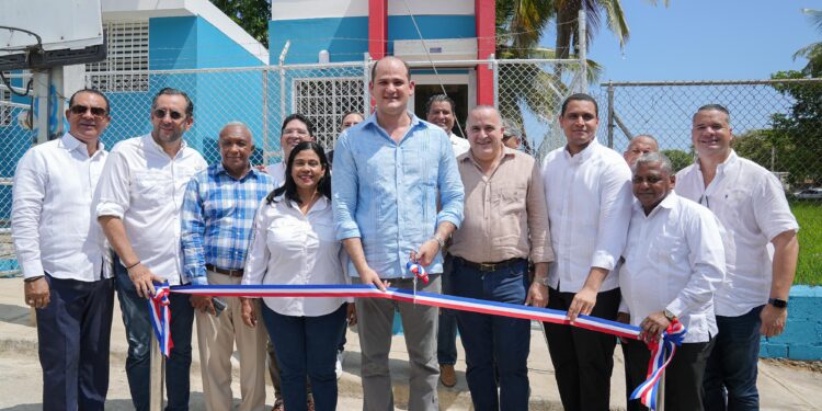 PROMESE/CAL inaugura dos Farmacias del Pueblo en Cabrera y Hostos