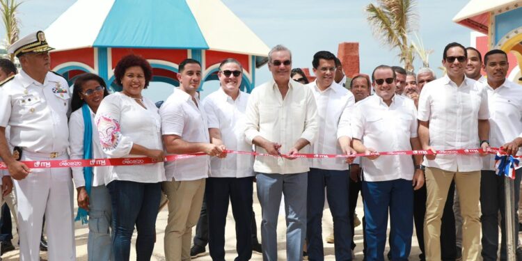Abinader inaugura segunda fase del Puerto Cabo Rojo y el acueducto que beneficiará ocho mil habitaciones